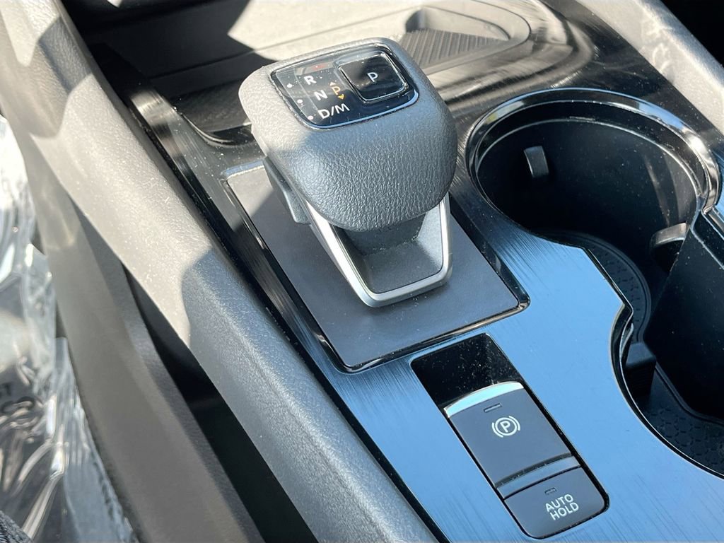 Used 2023 Nissan Rogue SV FWD image 15