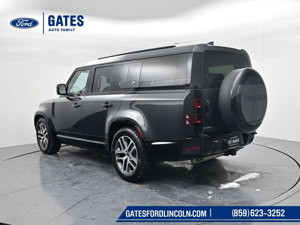 Used 2023 Land Rover Defender 130 X-Dynamic SE image 6