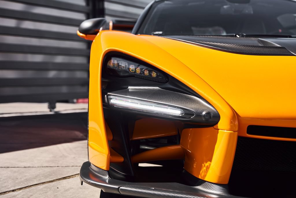 Used 2019 McLaren Senna RWD image 99