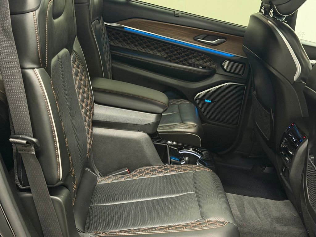 Used 2021 Jeep Grand Cherokee L Summit w/ Luxury Tech Group V image 21