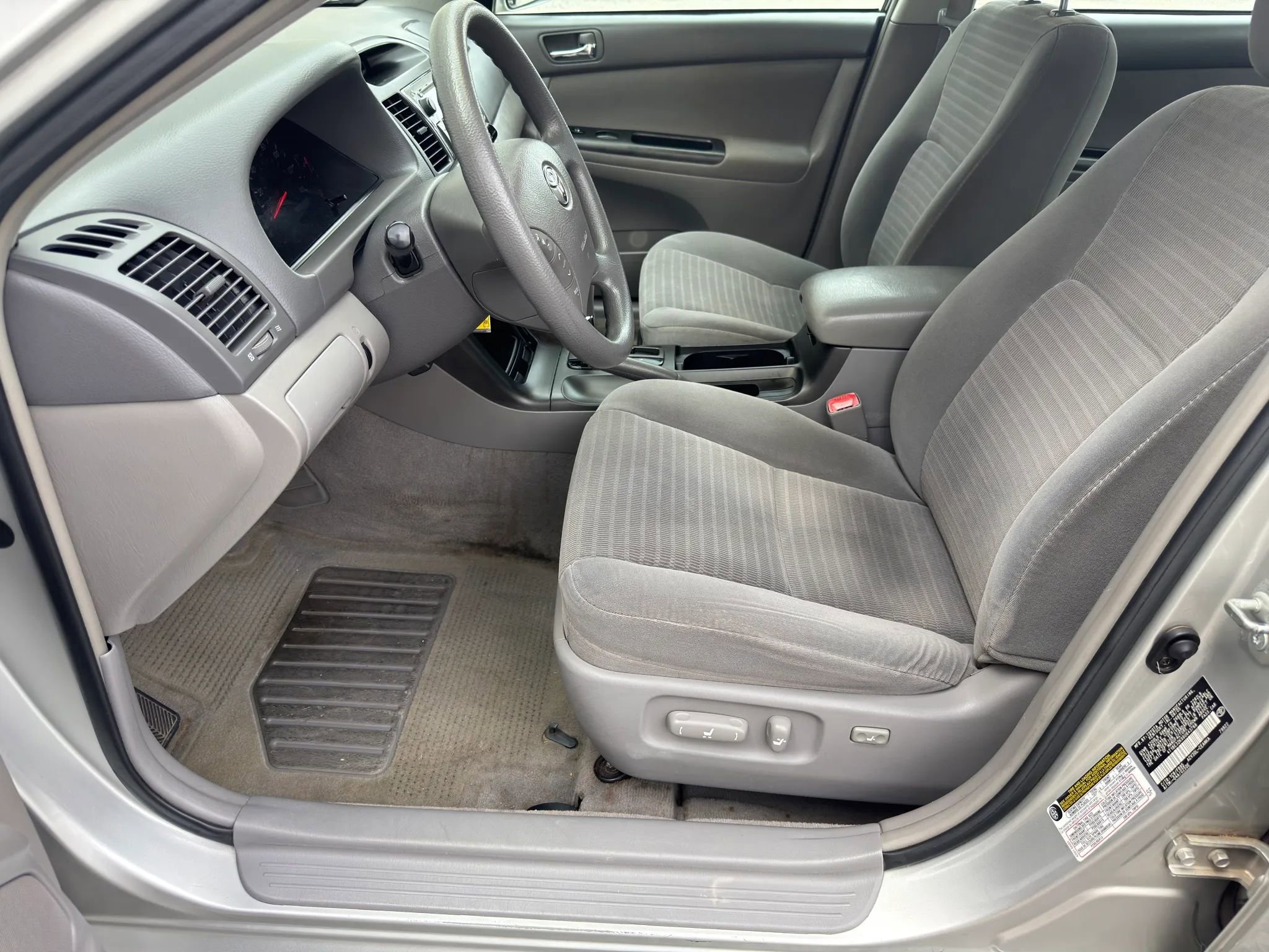 Used 2006 Toyota Camry LE FWD image 5