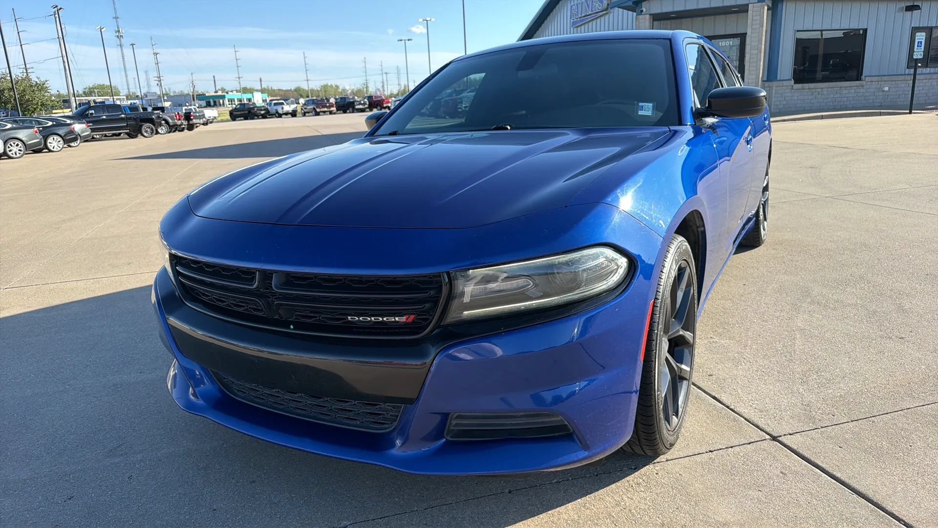 Used 2019 Dodge Charger SXT w/ Blacktop Package RWD image 2