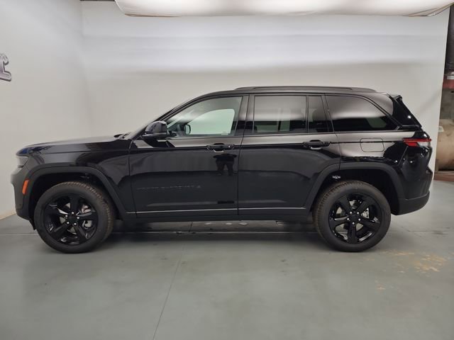 New 2025 Jeep Grand Cherokee Limited w/ Luxury Tech Group II image 5