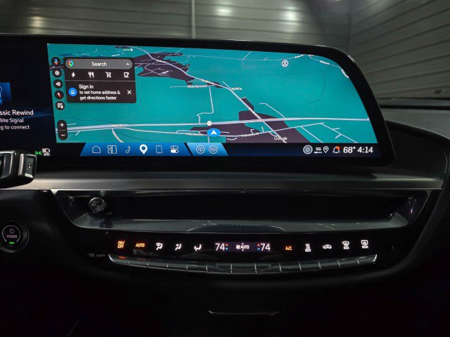 Used 2024 Cadillac Lyriq Sport image 27