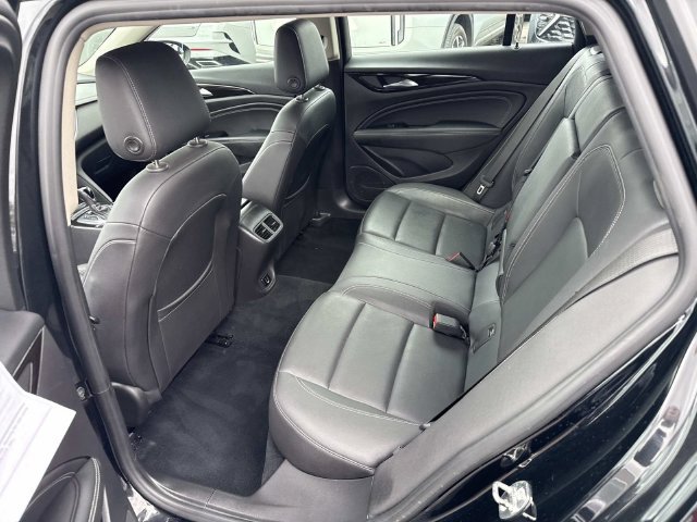 Used 2018 Buick Regal Essence w/ Sights and Sounds Package AWD/4WD image 16