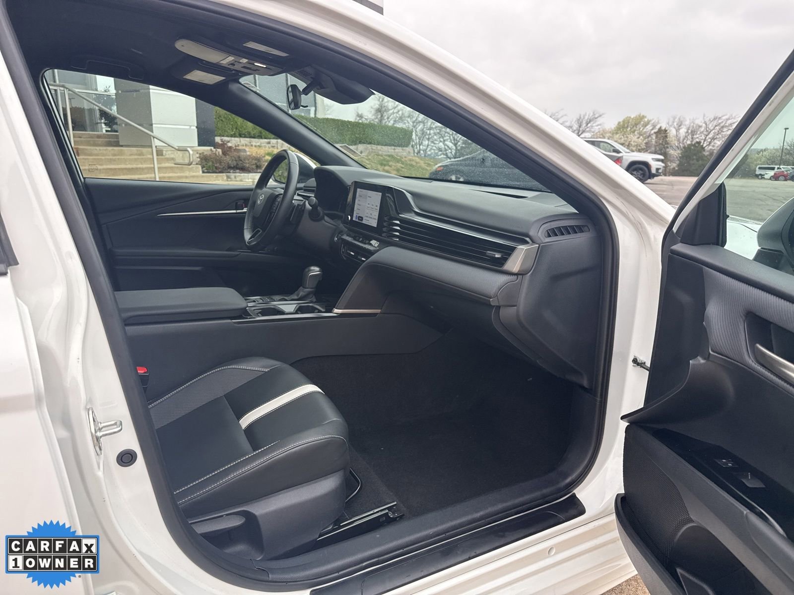 Used 2025 Toyota Camry SE image 23