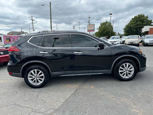 Used 2019 Nissan Rogue SV image 4