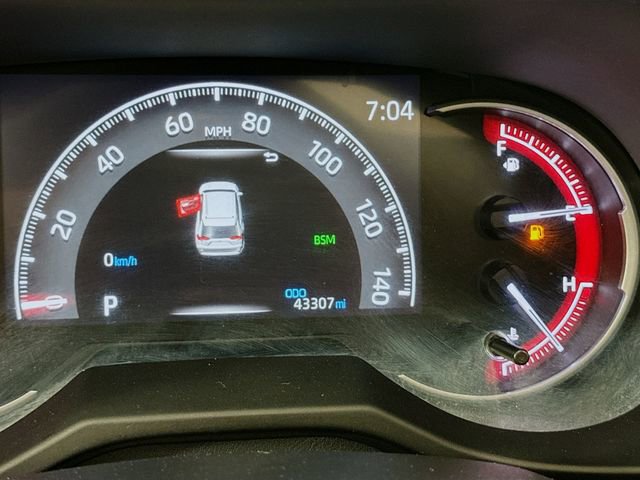 Used 2023 Toyota RAV4 XLE Premium image 12