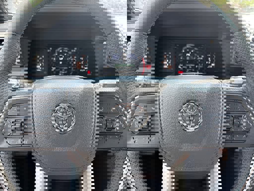 Used 2025 Toyota Tacoma SR5 w/ SR5 Upgrade Package image 15