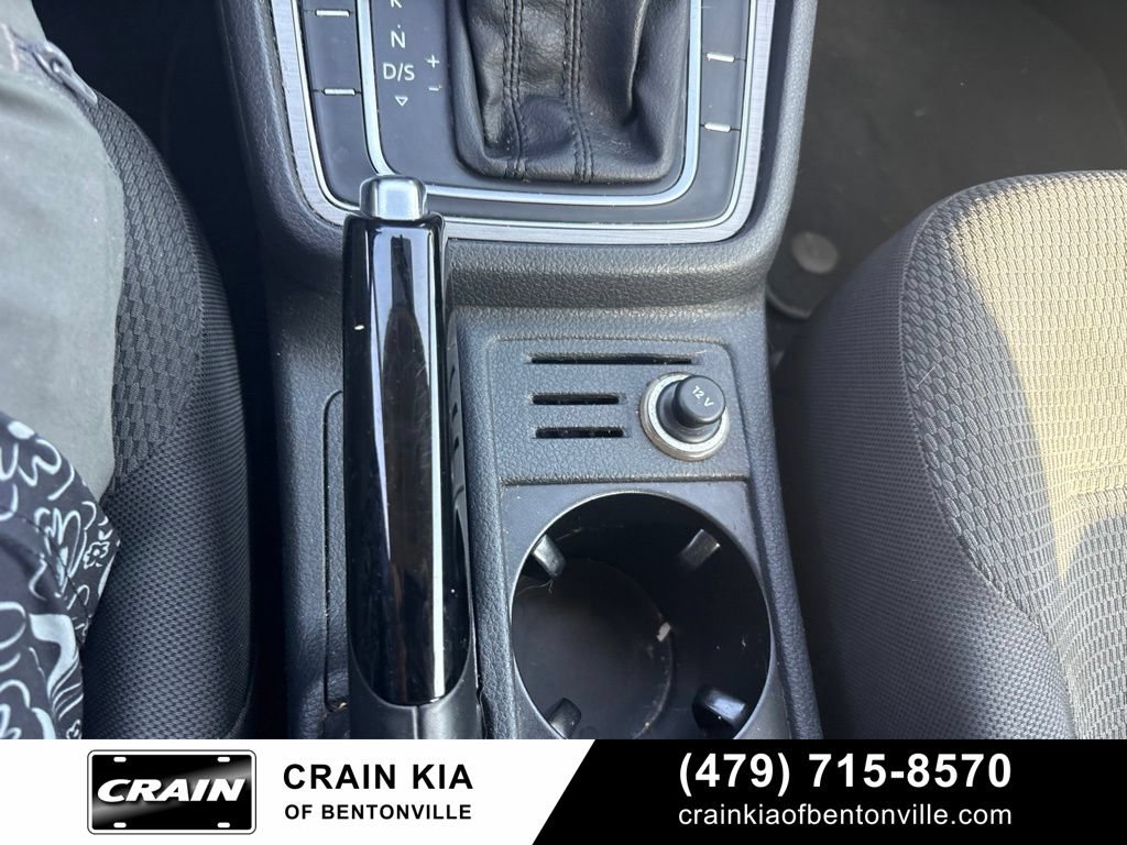 Used 2016 Volkswagen Golf S FWD image 15