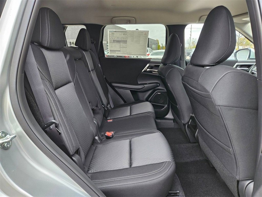 New 2025 Mitsubishi Outlander ES image 29