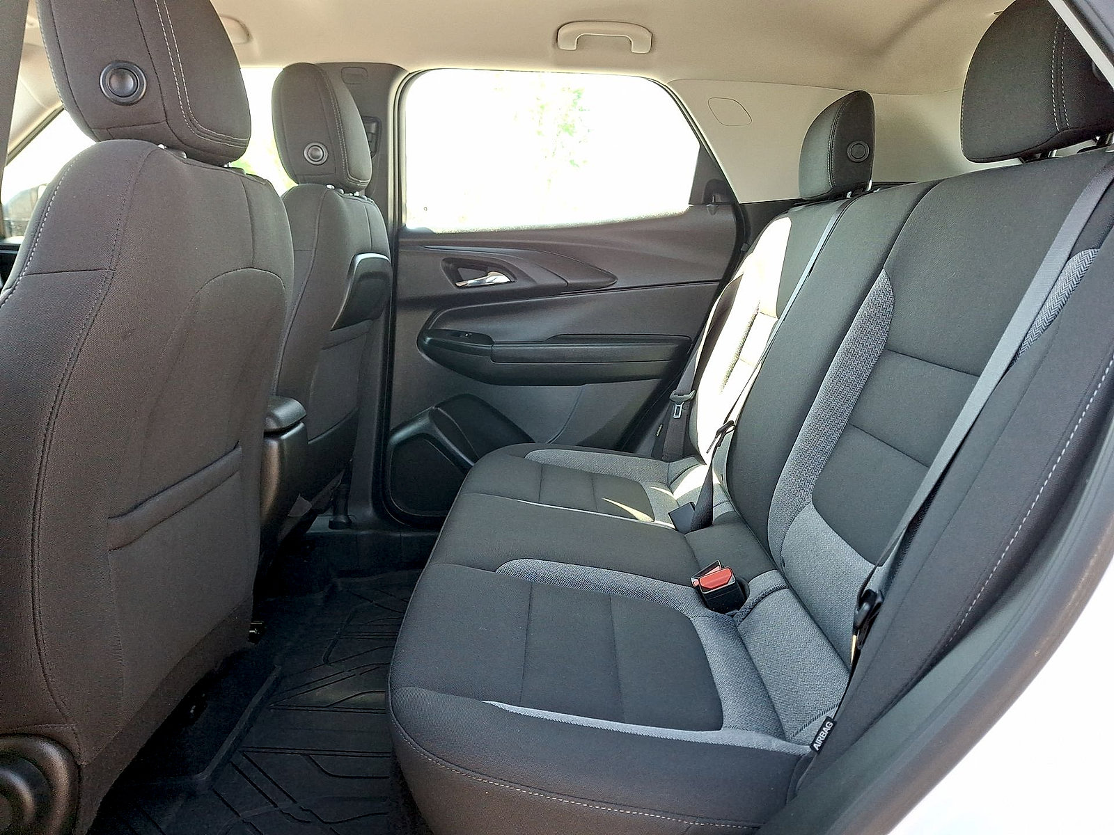 Used 2025 Chevrolet TrailBlazer LS FWD image 19