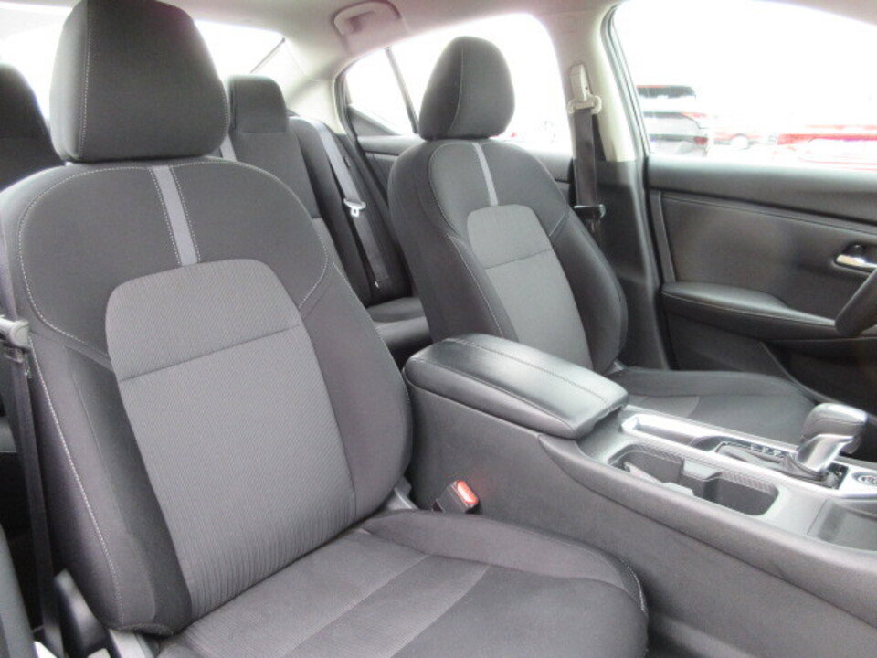 Used 2024 Nissan Sentra SV FWD image 25