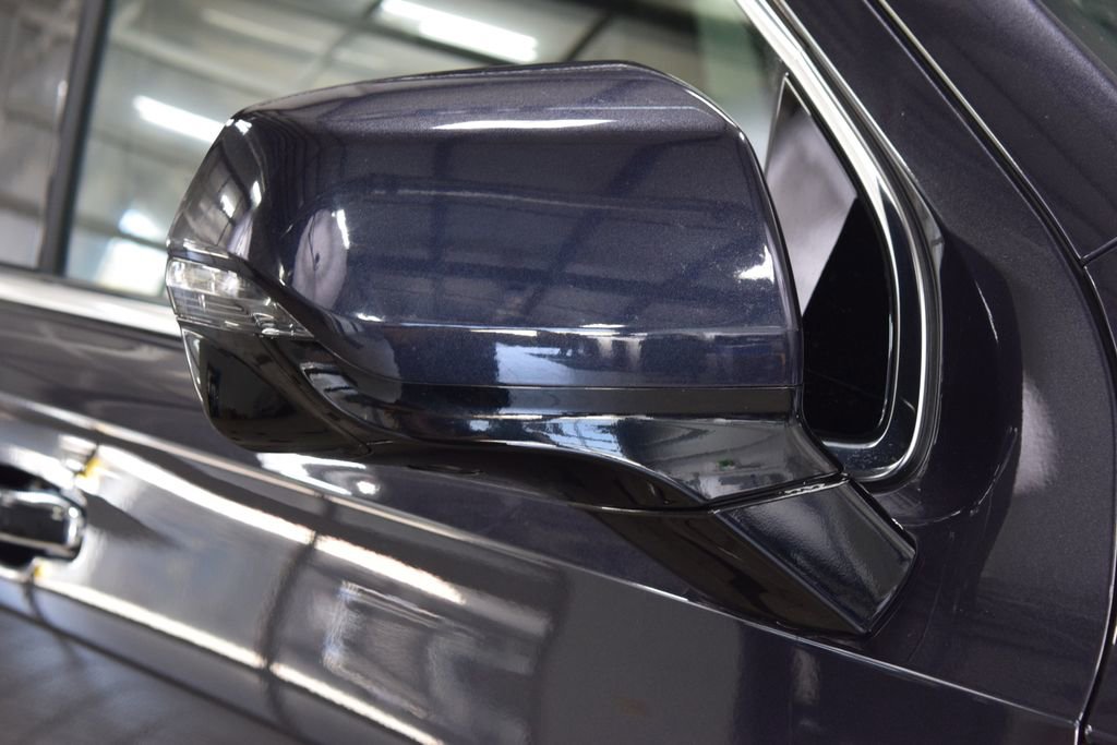 Used 2024 GMC Yukon XL Denali w/ Advanced Technology Package image 18