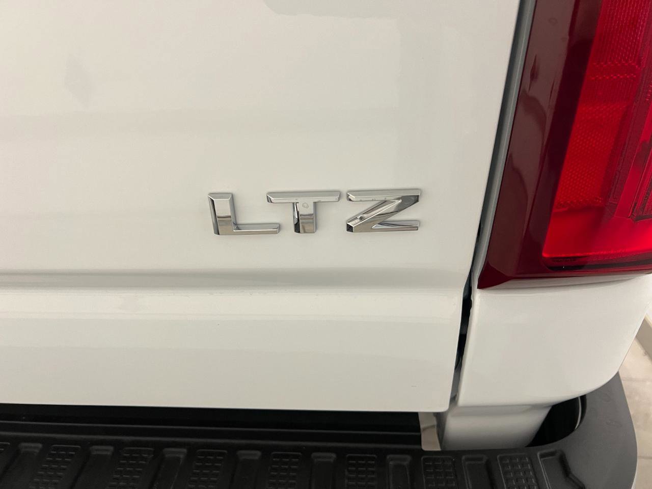 New 2026 Chevrolet Silverado 3500 LTZ w/ LTZ Plus Package AWD/4WD image 24