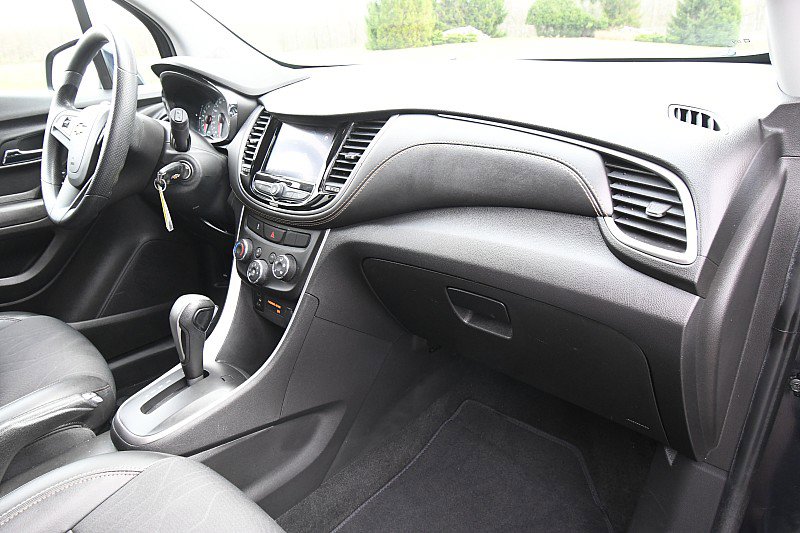 Used 2021 Chevrolet Trax LT FWD image 23