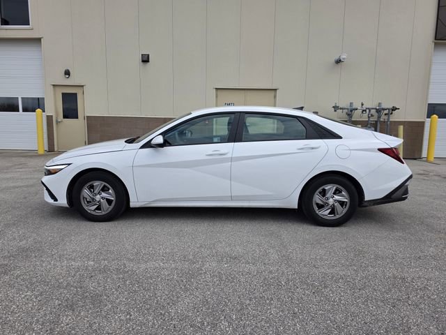 Used 2025 Hyundai Elantra SE FWD image 8