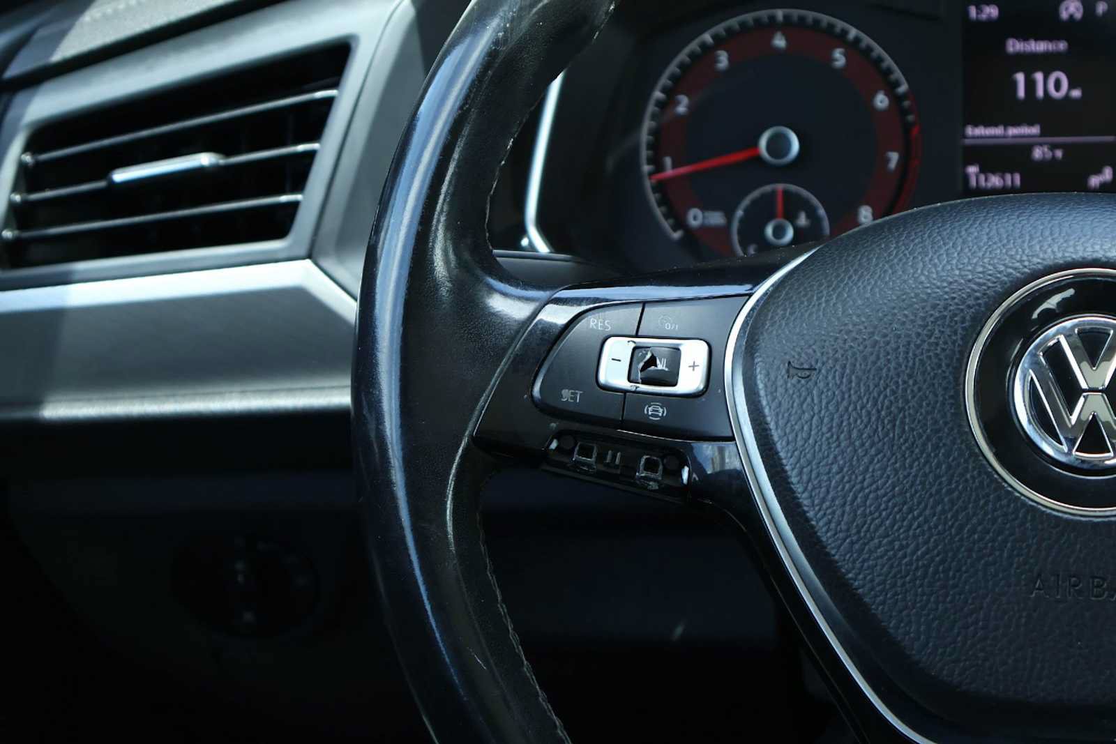 Used 2019 Volkswagen Jetta SE FWD image 22