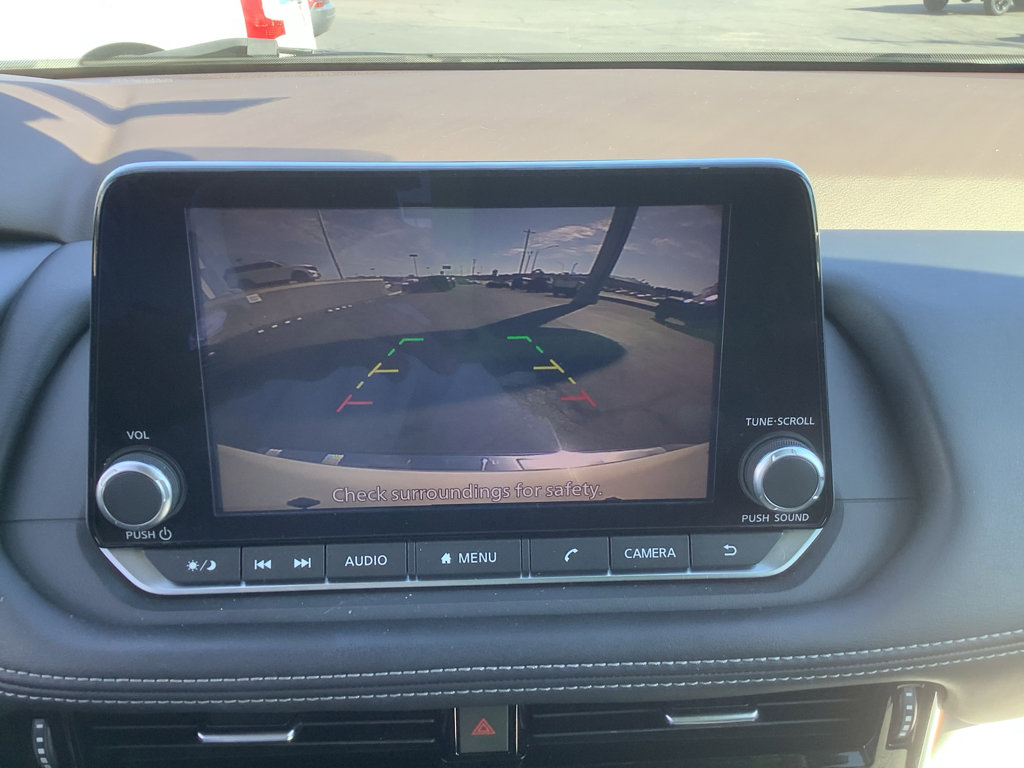 Used 2022 Nissan Rogue SV image 17