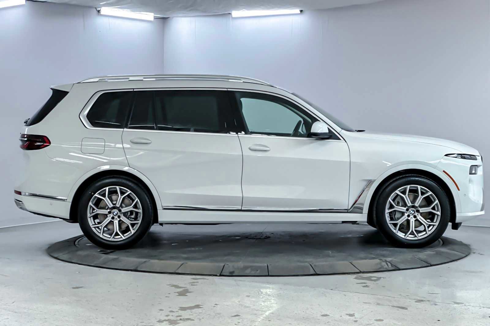 Used 2026 BMW X7 xDrive40i image 8