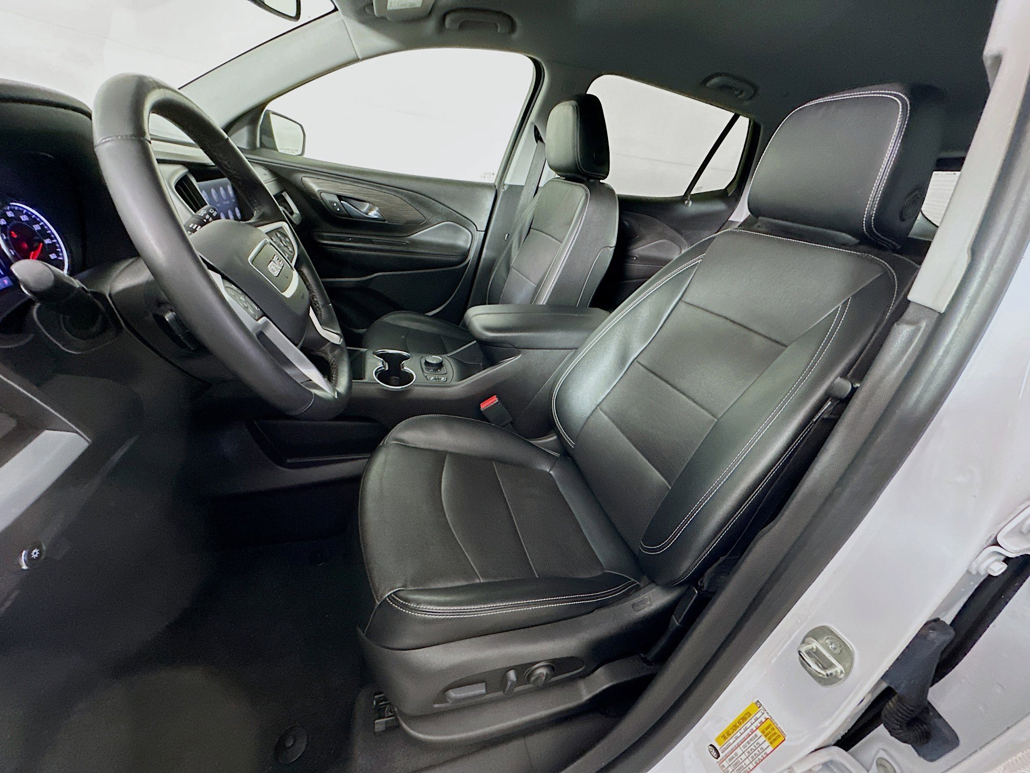 Used 2023 GMC Terrain SLT image 13