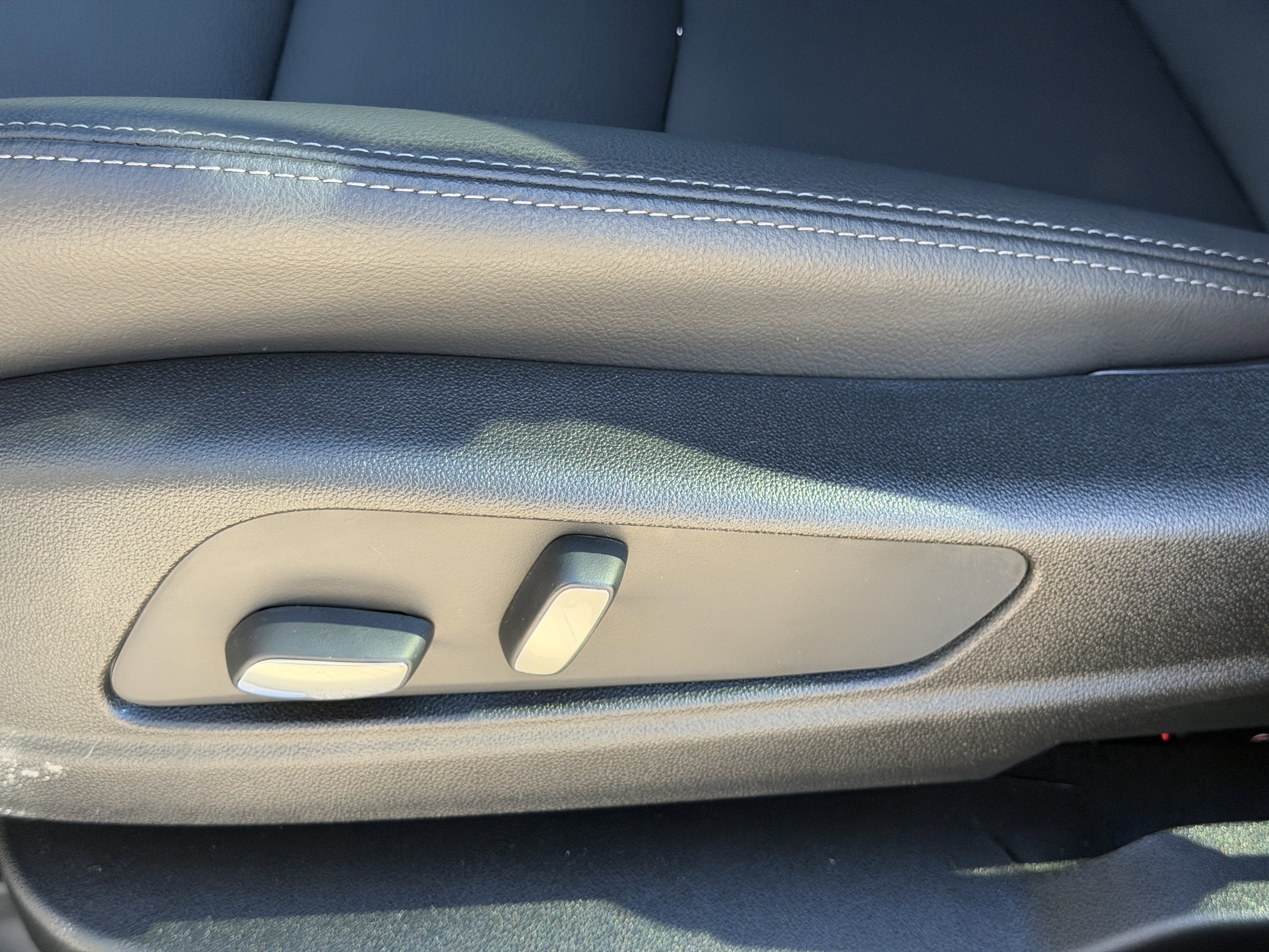 New 2026 Cadillac XT5 Luxury image 20