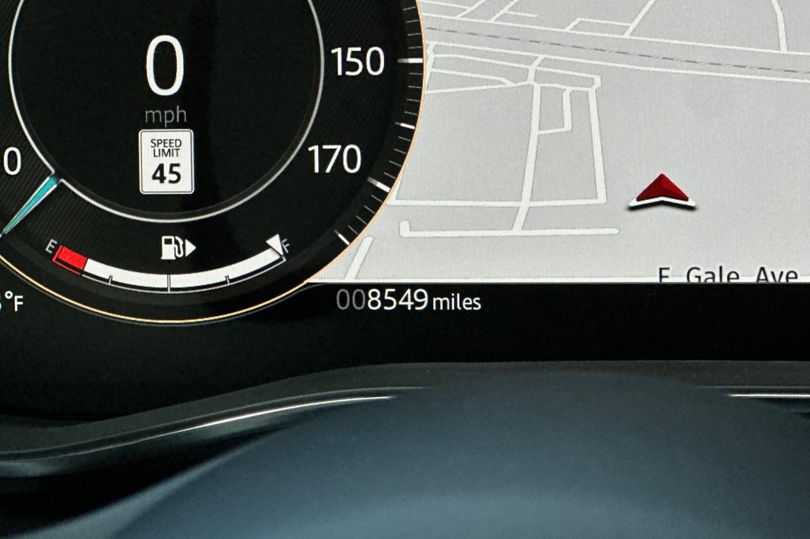 Used 2025 Jaguar F-PACE R-Dynamic S image 31