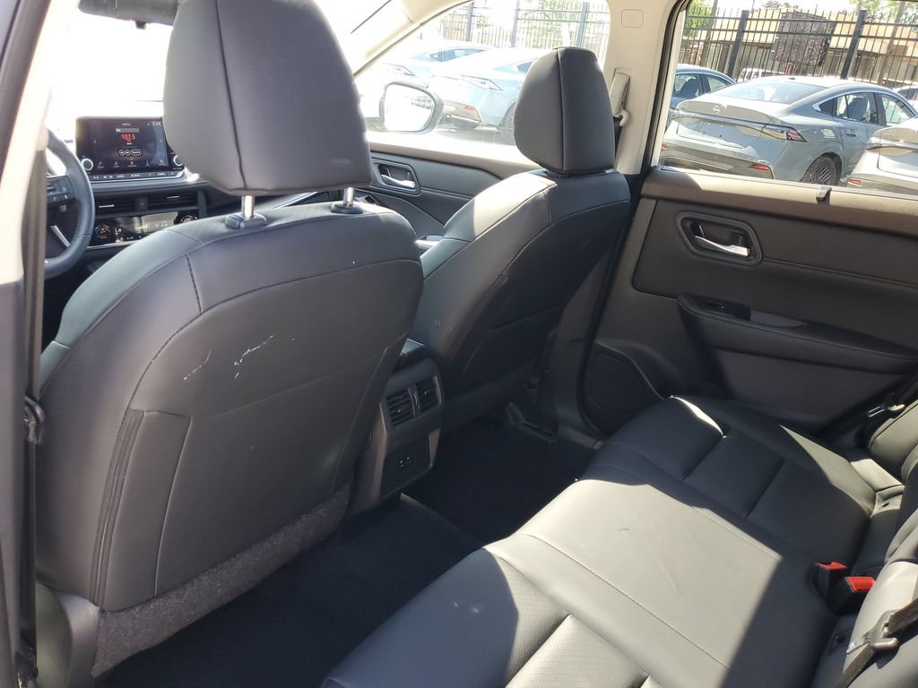 Used 2023 Nissan Rogue SV w/ SV Premium B Package AWD/4WD image 11