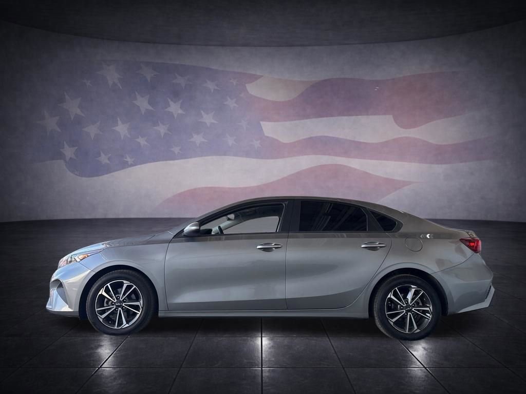 Used 2022 Kia Forte LXS FWD image 2