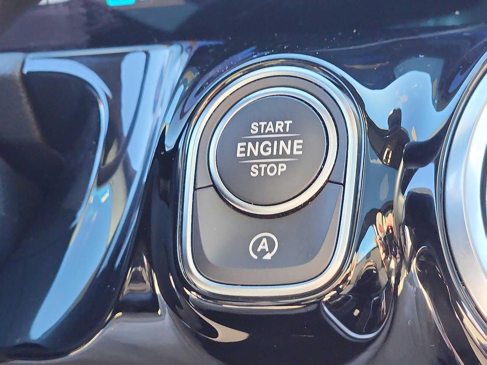 Used 2025 Mercedes-Benz GLA 250 4MATIC image 23