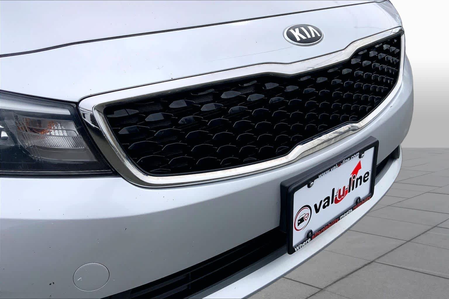Used 2017 Kia Forte LX FWD image 30