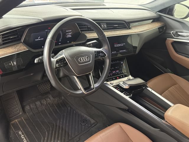 Used 2022 Audi e-tron Premium Plus AWD/4WD image 2