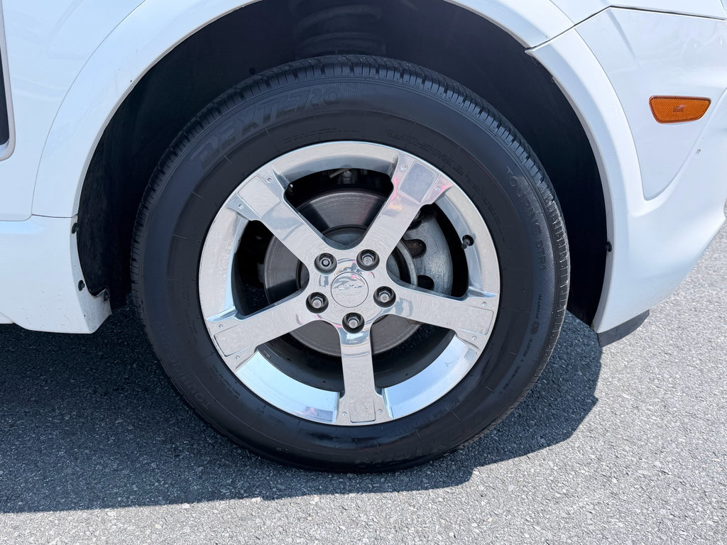 Used 2013 Chevrolet Captiva Sport LT FWD image 31