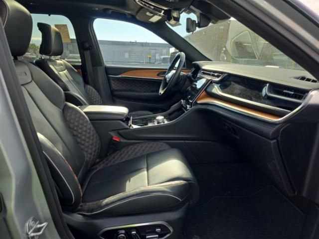Used 2022 Jeep Grand Cherokee Summit AWD/4WD image 18