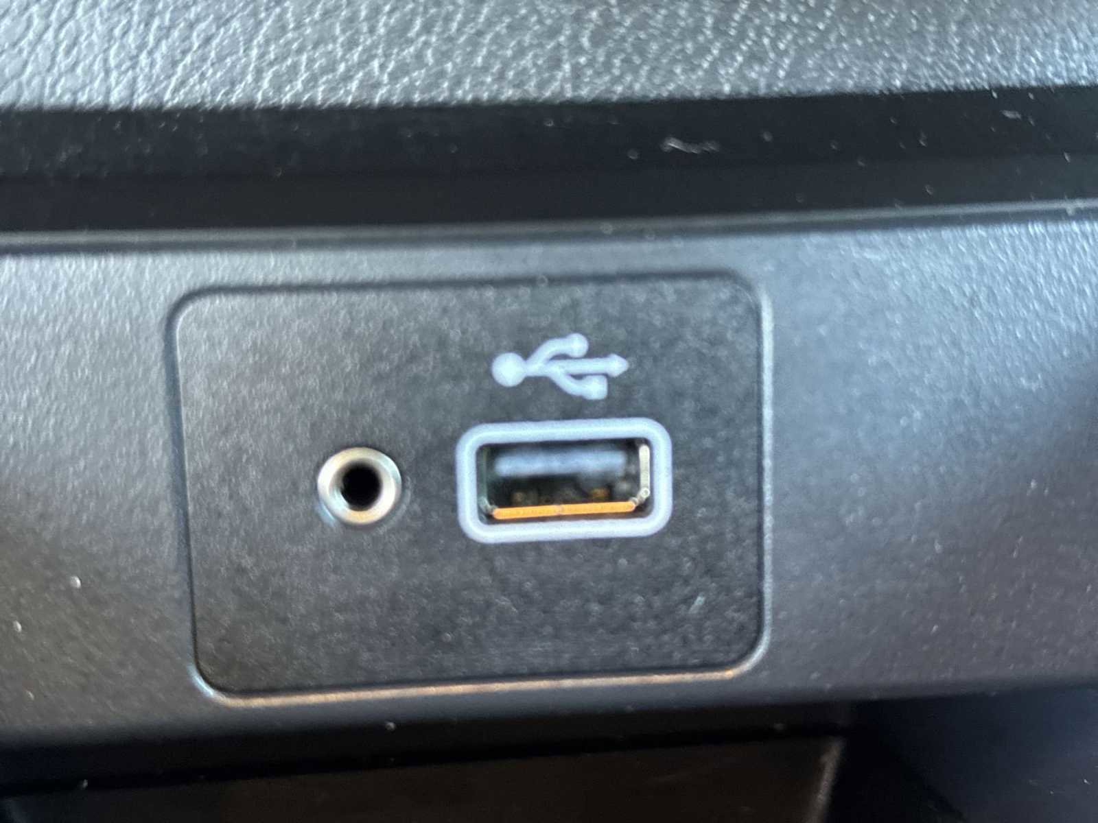 Used 2025 Nissan Kicks S image 28