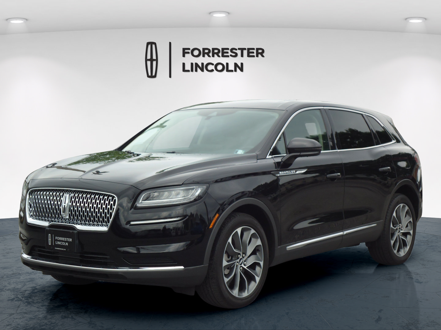 Used 2023 Lincoln Nautilus Reserve w/ Class II Trailer Tow Package AWD/4WD image 7