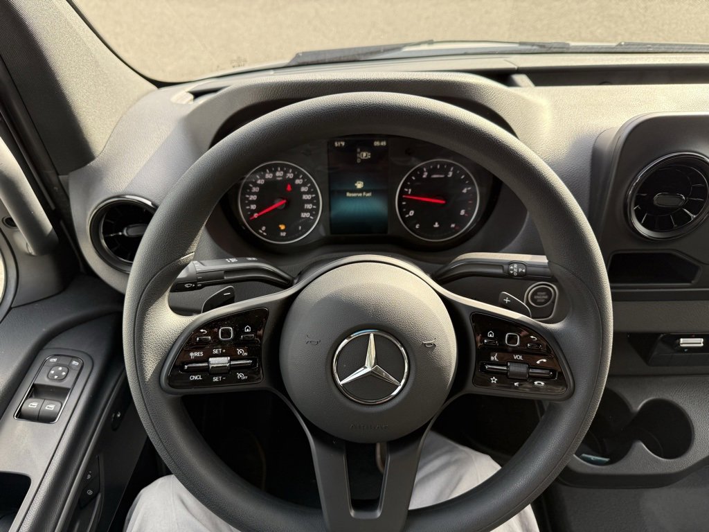 Used 2024 Mercedes-Benz Sprinter 3500 image 26