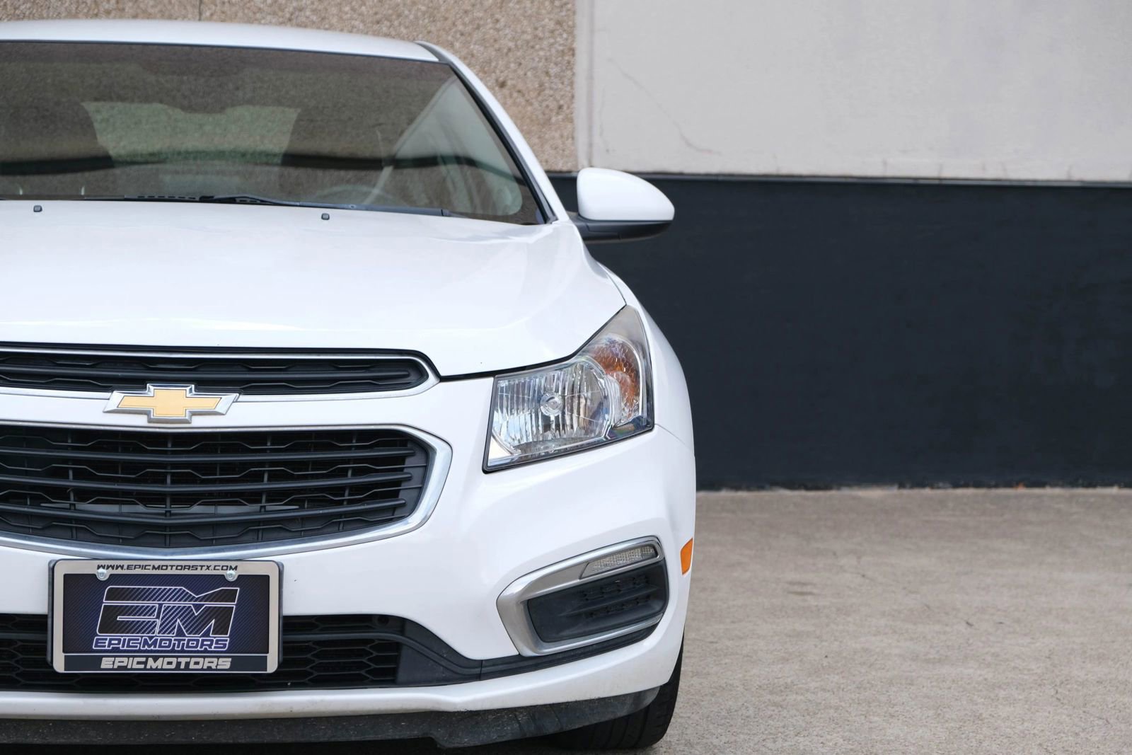 Used 2015 Chevrolet Cruze LT w/ Enhanced Safety Package FWD image 3