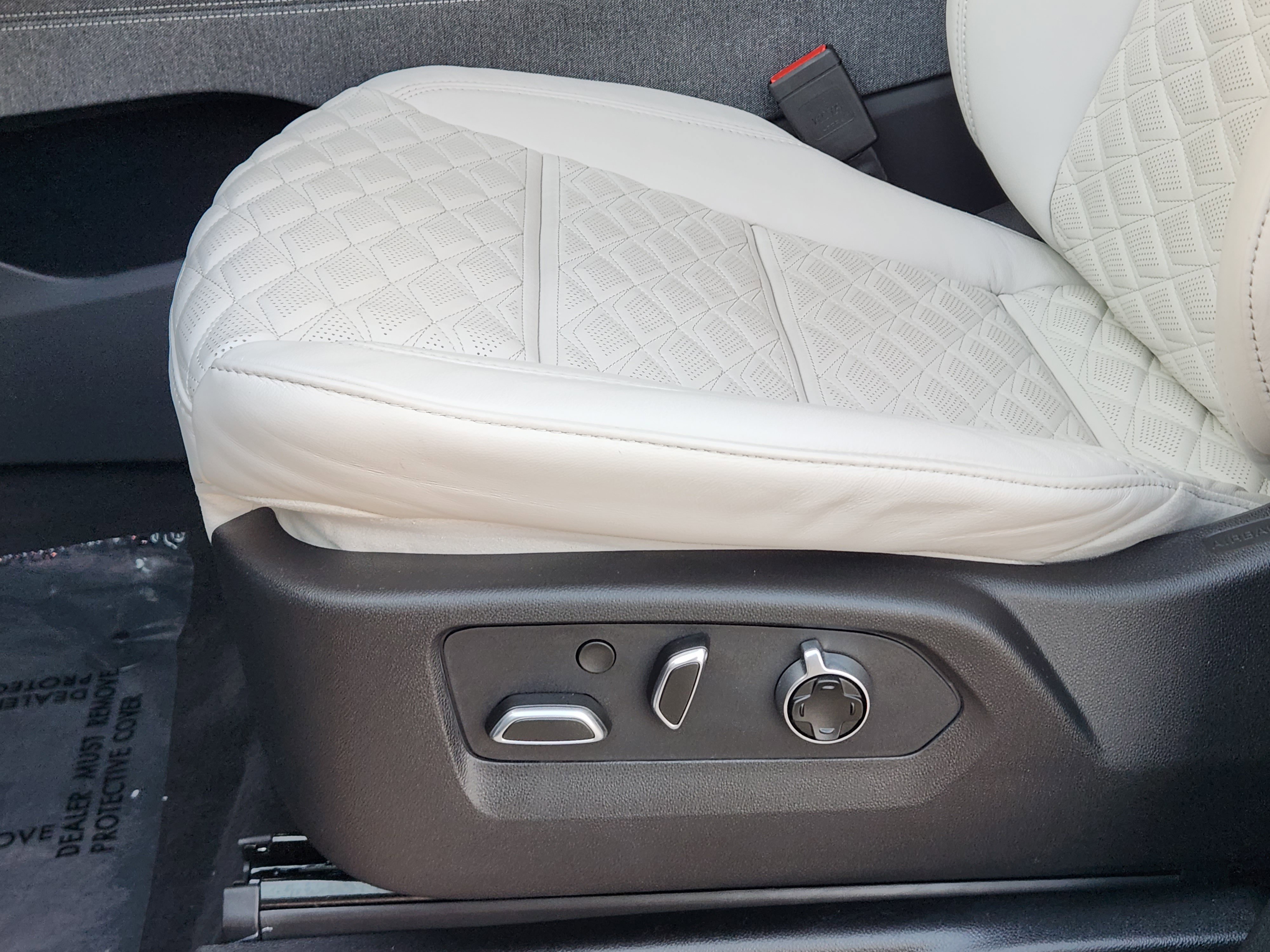 Used 2025 Cadillac Escalade V w/ LPO, ONYX Package image 21