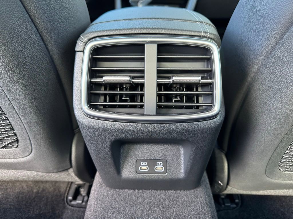 Used 2026 Genesis G70 2.5T image 10