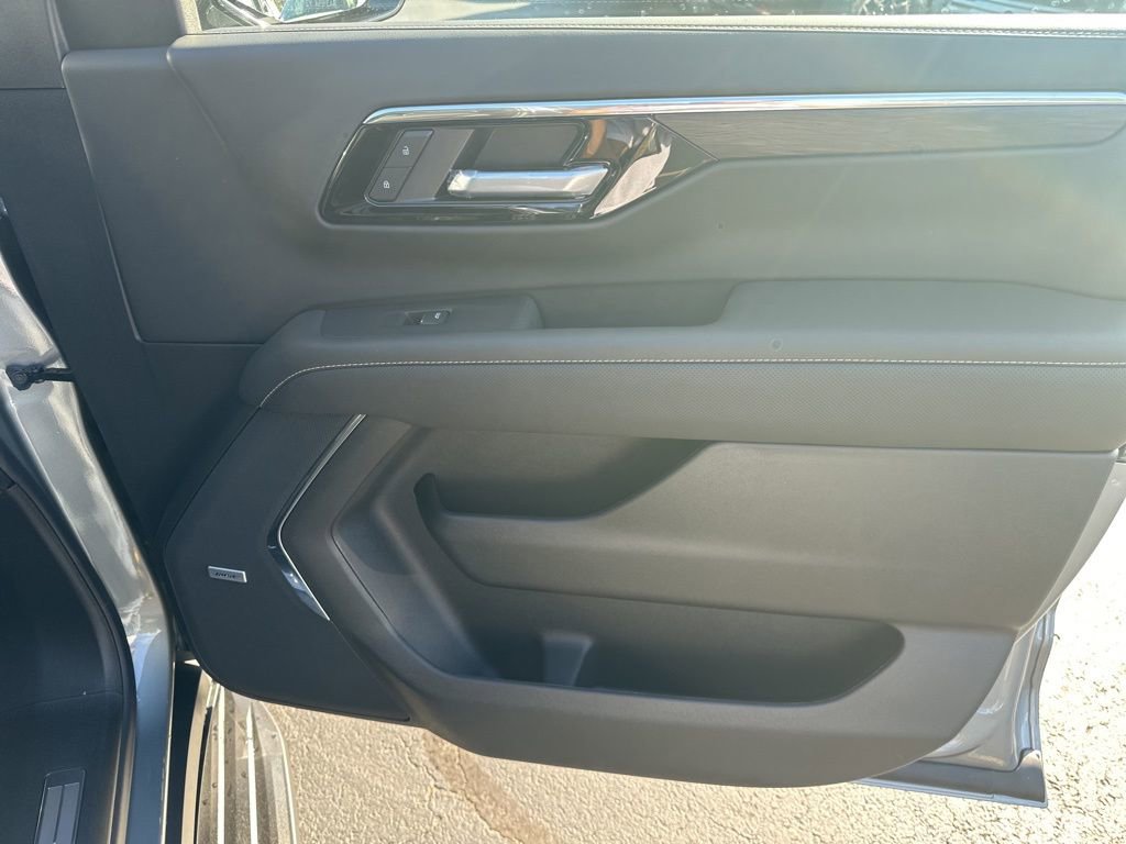 New 2026 Chevrolet Suburban Premier w/ Sun And Tow Package image 25