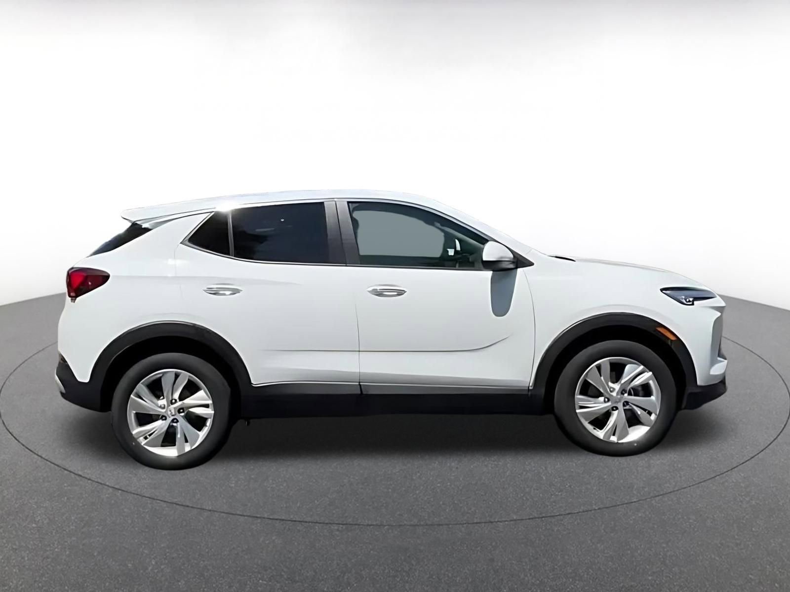 Used 2025 Buick Encore GX Preferred AWD/4WD image 15