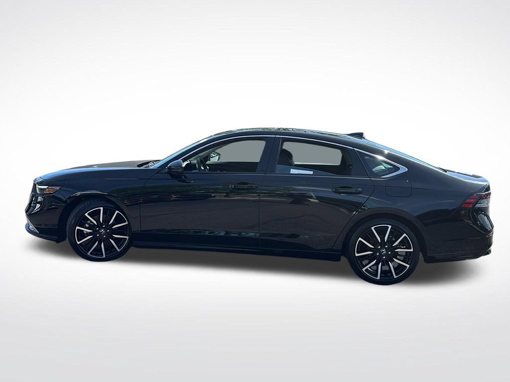 Used 2025 Honda Accord Touring image 4