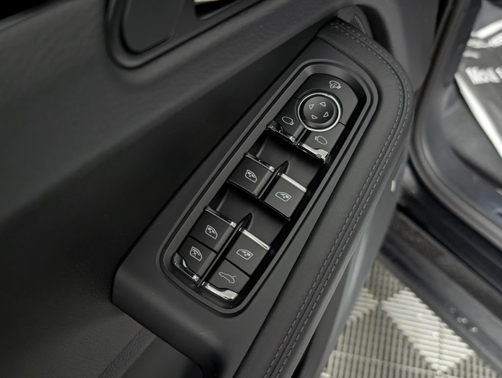 New 2026 Porsche Macan Turbo image 26