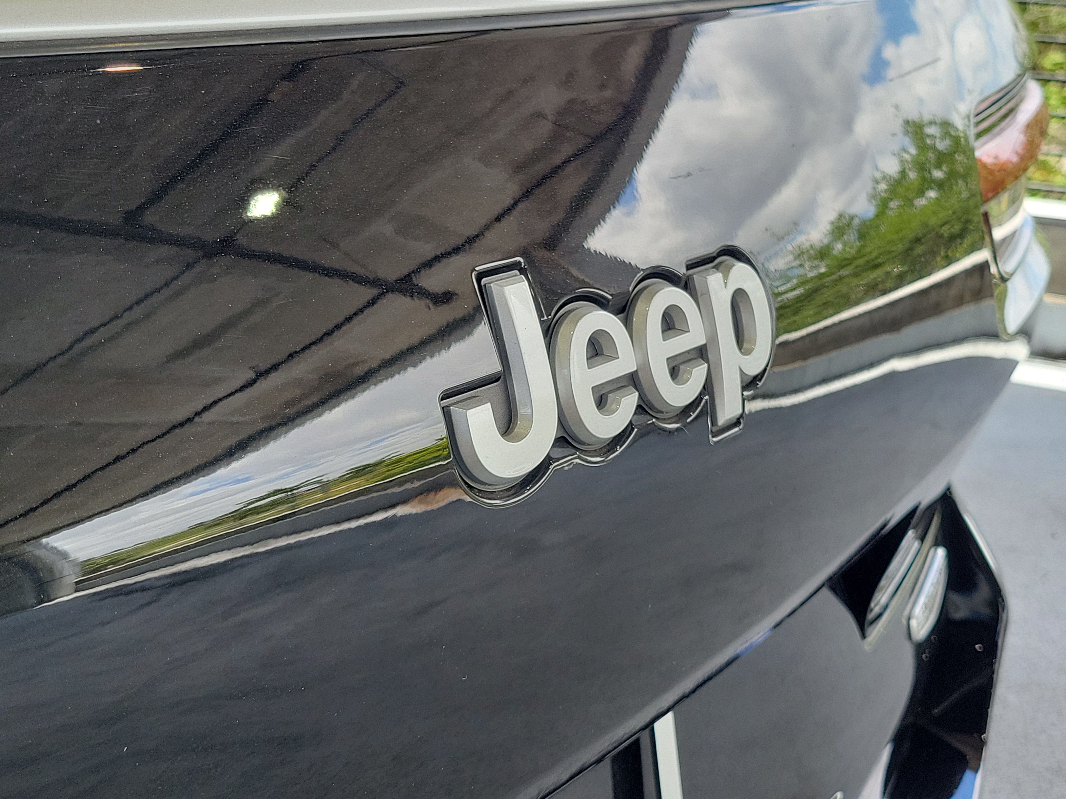 New 2025 Jeep Grand Cherokee L Summit w/ Advanced Protech Group IV AWD/4WD image 5
