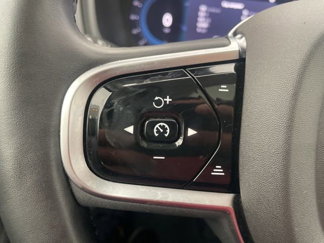 Certified 2025 Volvo XC90 B5 Core image 18