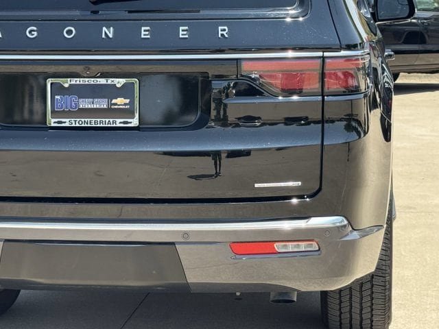 Used 2022 Jeep Wagoneer Series III AWD/4WD image 7