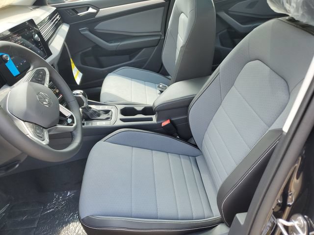 New 2026 Volkswagen Jetta SE FWD image 16