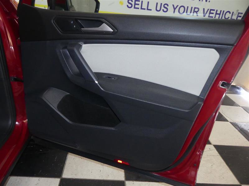 Used 2018 Volkswagen Tiguan S image 24