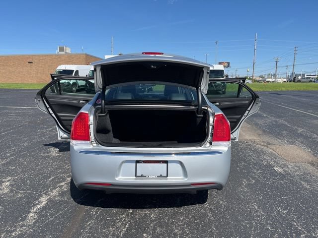 Used 2019 Chrysler 300 Touring L w/ Quick Order Package 22F RWD image 18